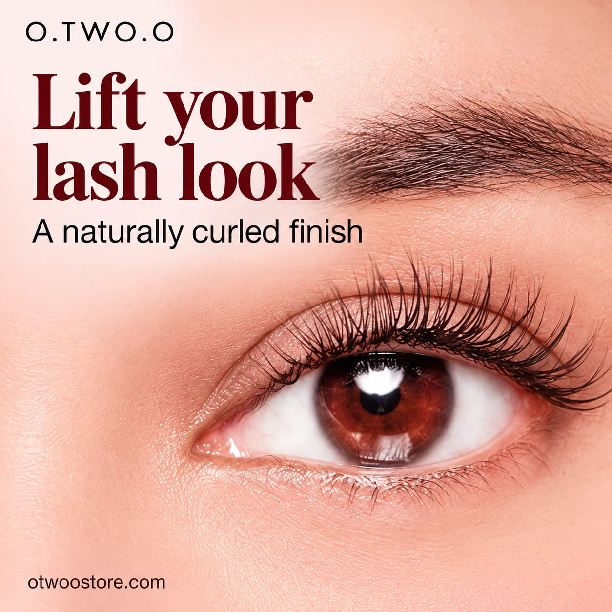 Close-up eye showing naturally lifted and curled lashes after using the curler