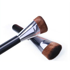 O.TWO.O Foundation brush