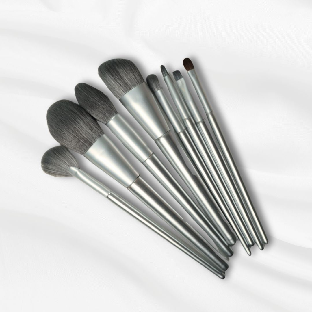 O.TWO.O 8pcs Makeup Brush Set Silver
