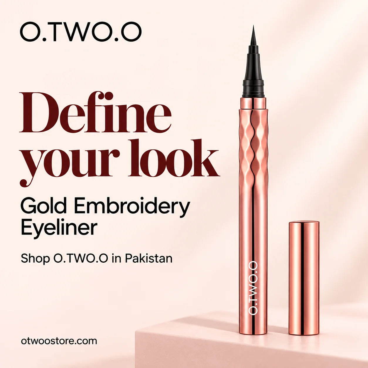 Rose-gold black eyeliner pen for thin lines and defined winged looks