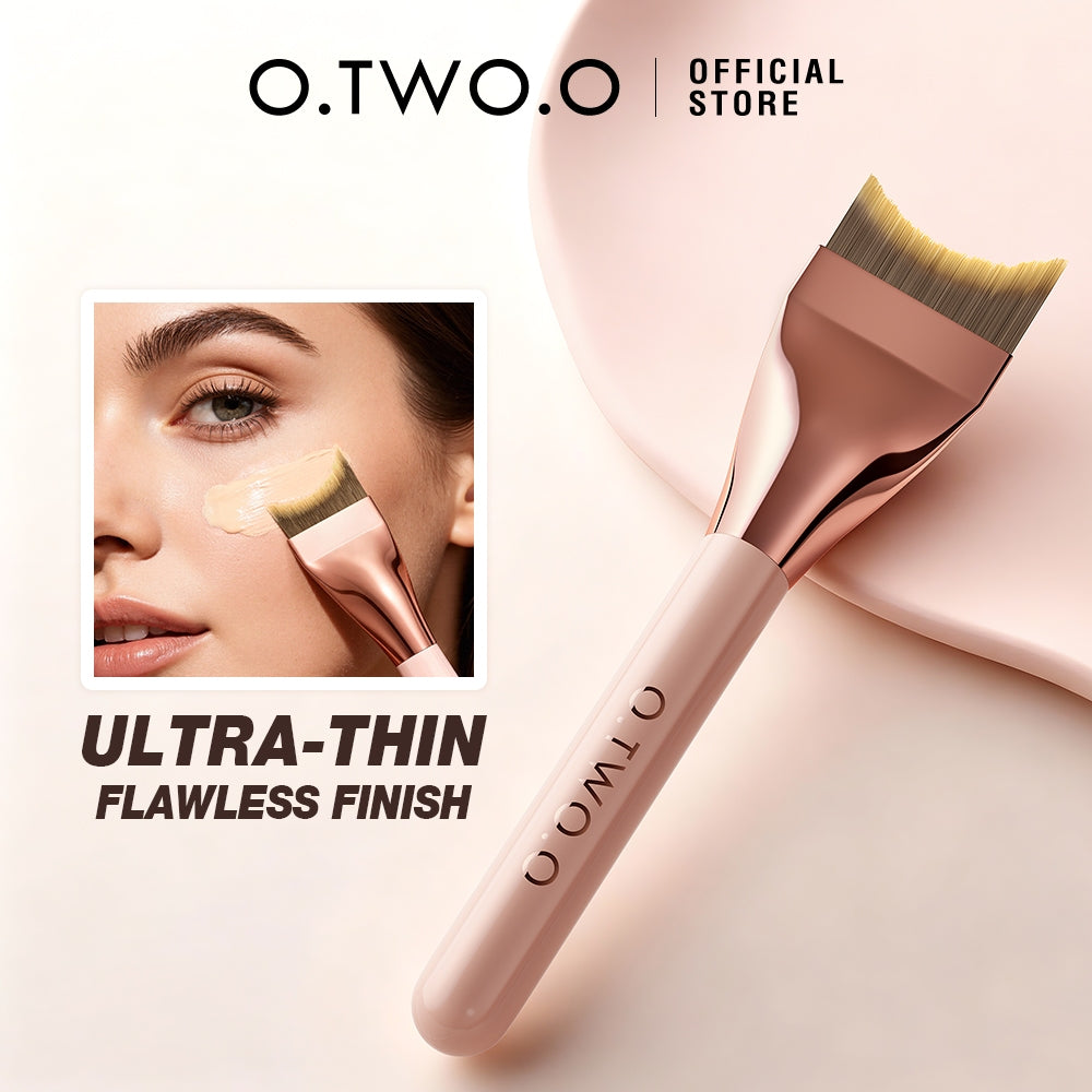 O.TWO.O Ultra-Thin Foundation Brush