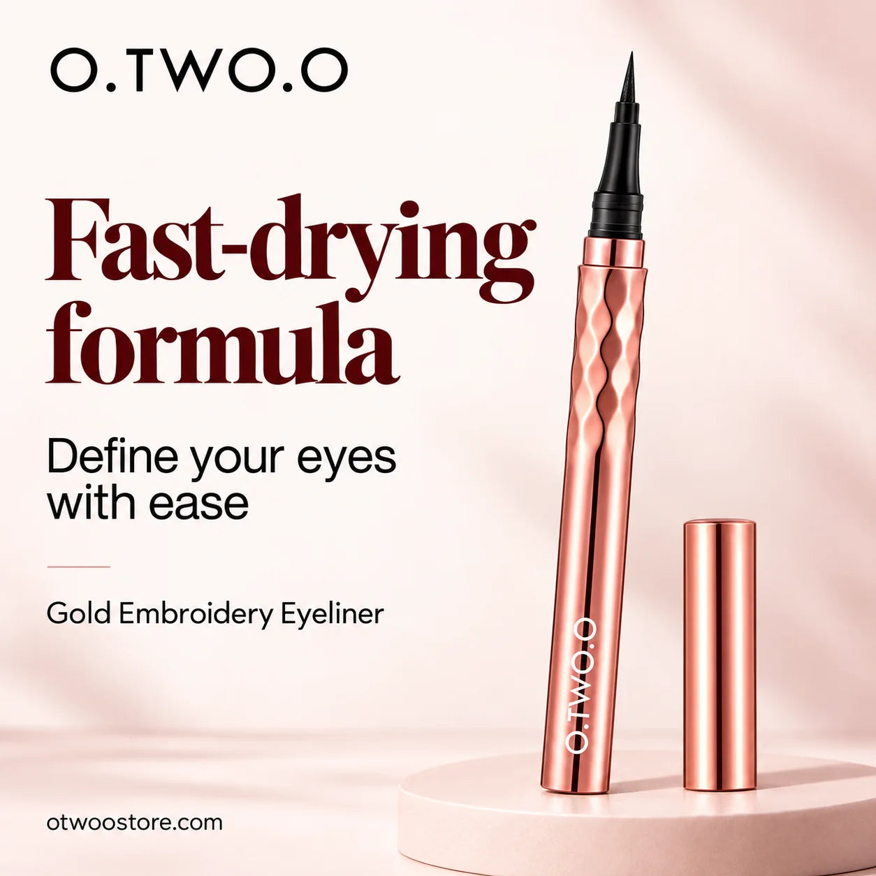 Quick-drying black eyeliner formula for defined eye makeup