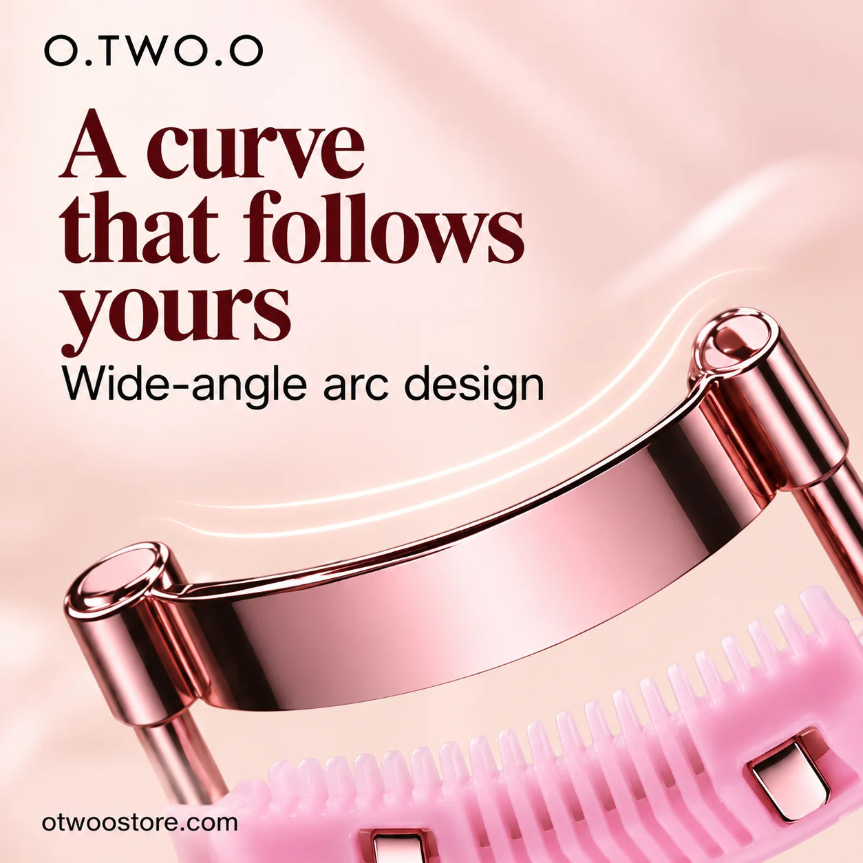 Wide-angle curved eyelash curler head designed to follow the lash line